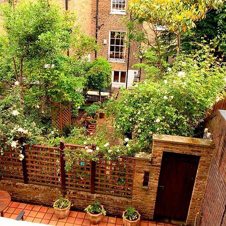 Serene Townhouse With Parking Лондон Экстерьер фото